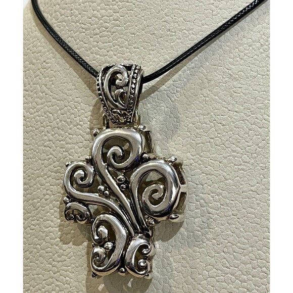 Vtg Best Filigree Victorian Goth Metal Cross Pendant Necklace 16in ~ 18in - Picture 3 of 6